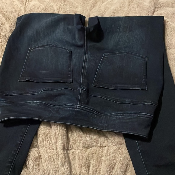 Maurice’s high rise - Picture 5 of 7